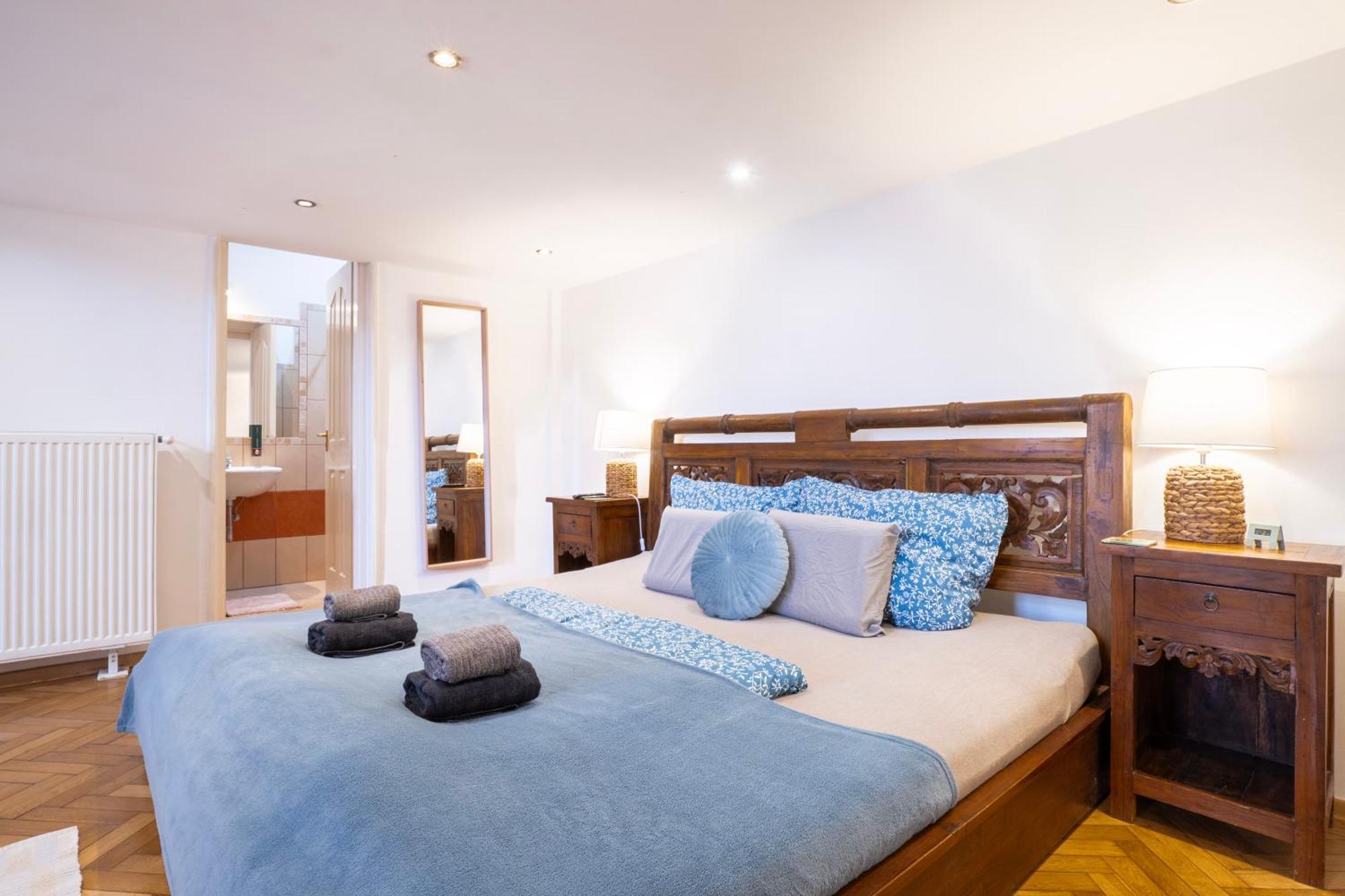 Cedar Inn Budapest - Palace District Экстерьер фото