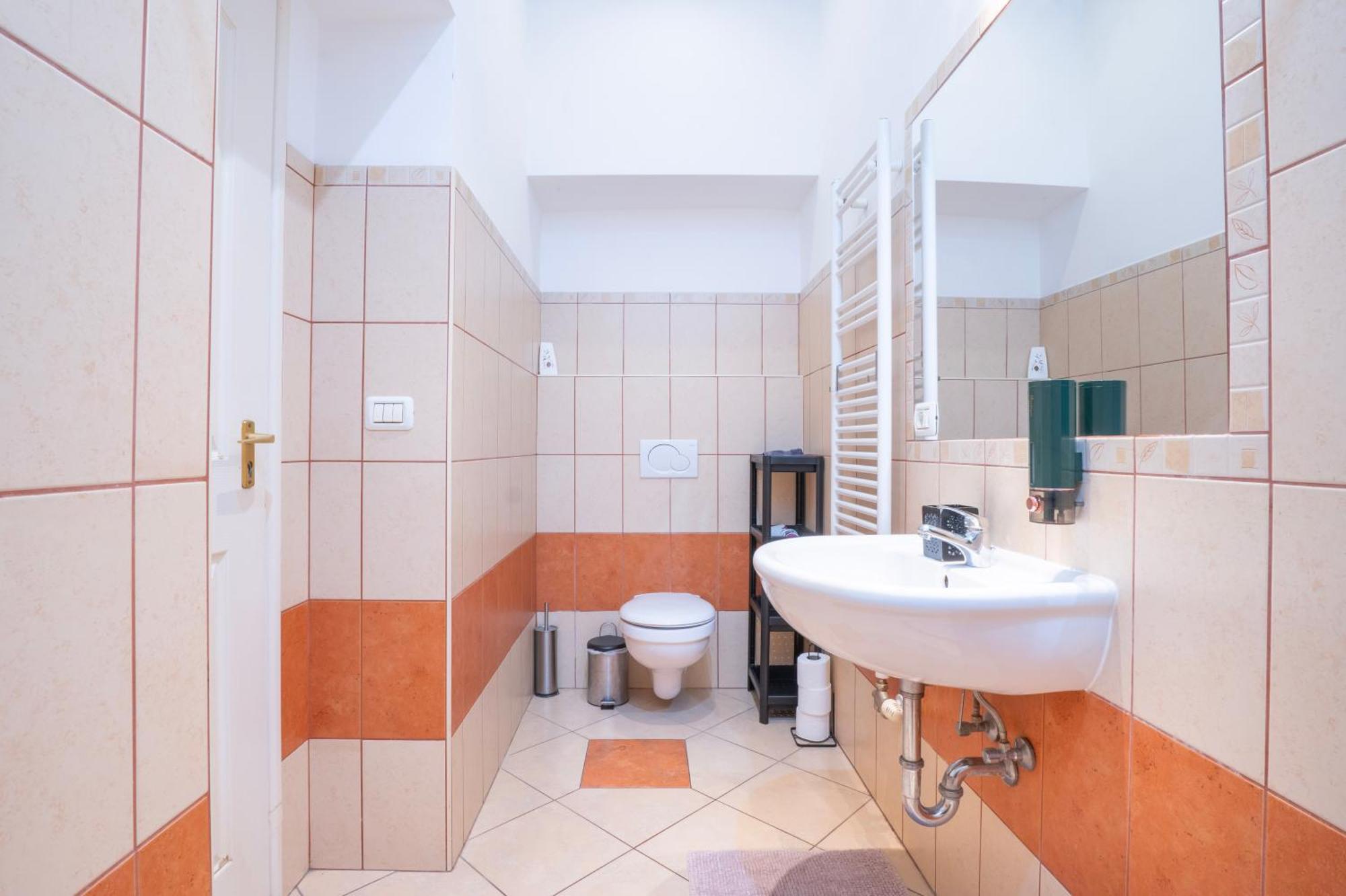 Cedar Inn Budapest - Palace District Экстерьер фото