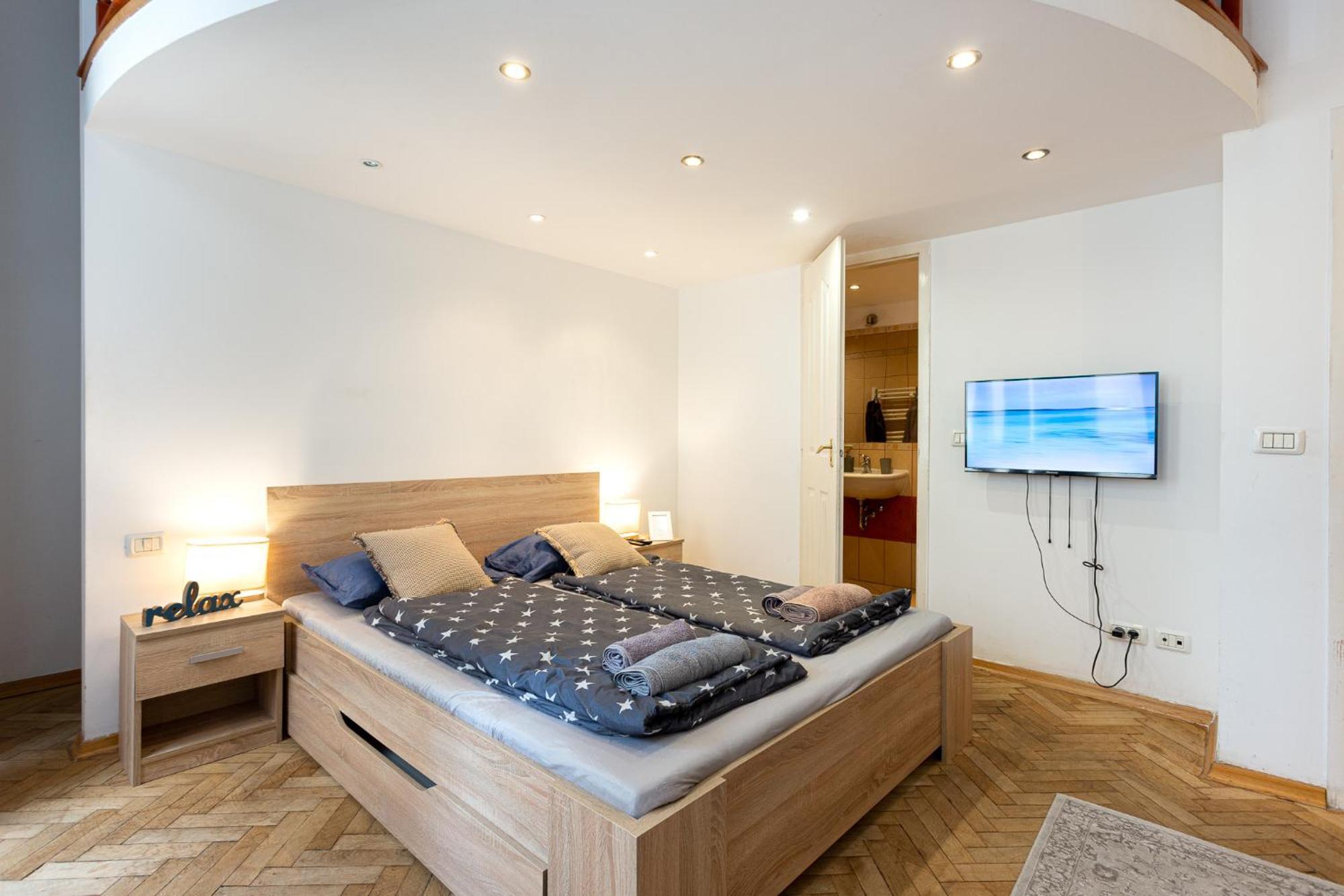 Cedar Inn Budapest - Palace District Экстерьер фото